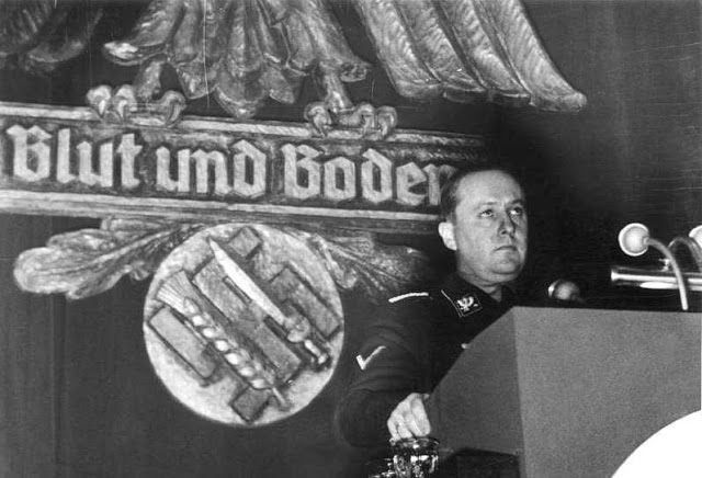 Walter Darre, ministro de Agricultura de Hitler, ecologista,  promoveu o "retorno à terra"