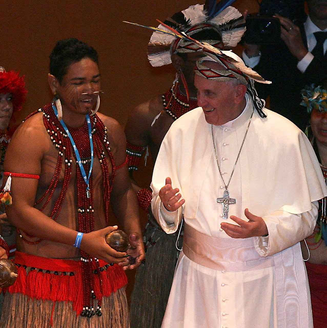 No Rio, durante a JMJ 2013. As ONGs ambientalistas e indigenistas  serão erigidas em novo poder mundial com o beneplácito da Igreja