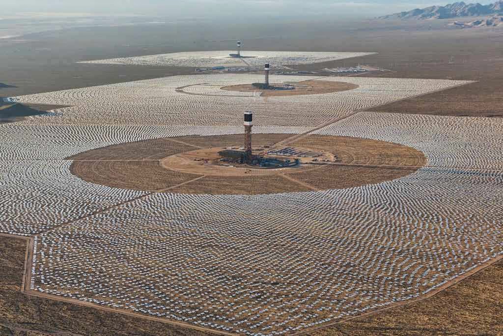 Sistema de Geração de Energia Solar Ivanpah, na Califórnia