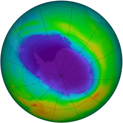 O 'buraco de ozônio' foi tido como problema pela literatura pseudocientífica,  quando ele é um problema inexistente