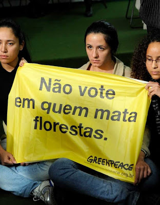 Desmatar é necessário, diz o Dr Moore,  Greenpeace age sem ciência e contra o bom senso.  Foto: ativistas contra Código Florestal