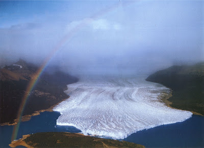 Glaciar Perito Moreno, Verde cor nova do comunismo Glaciar Perito Moreno, Patagônia, Argentina. Terra caminha  para uma "pequena era de gelo", diz Universidade de México