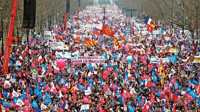 Manif pour tous, Paris 2014, o 'casamento' homossexual estimulou formidável reação moral familiar.