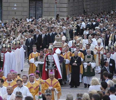 Procissão em Budapest, capital da Hungria