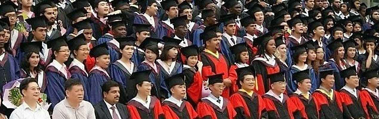 Estudantes e professores da Universidade de Wuhan. Há muito interesse pelo pensamento tomista