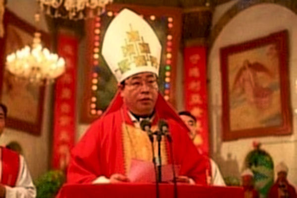 Mons Li Shan, bispo ordenado com aprovação vaticana agora trai Roma, dizem pequineses