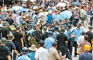 Enfrentamentos polícia e manifestantes, Jishou e Ningbo